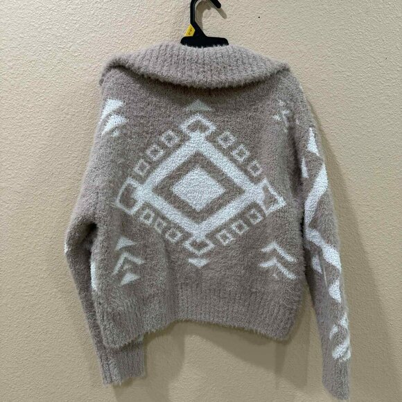 Jessica Simpsons XS Sweater - Picture 2 of 4